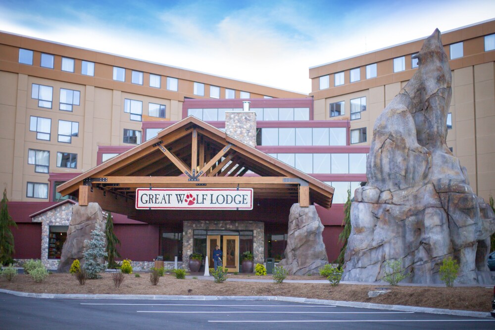Our Locations Great Wolf Lodge New England resort in Massachusetts offers a wide variety of fun family attractions including our famous indoor water park. Discover tons of fun activities near Boston at Great Wolf Lodge, the kid-friendly indoor water park resort hotel.