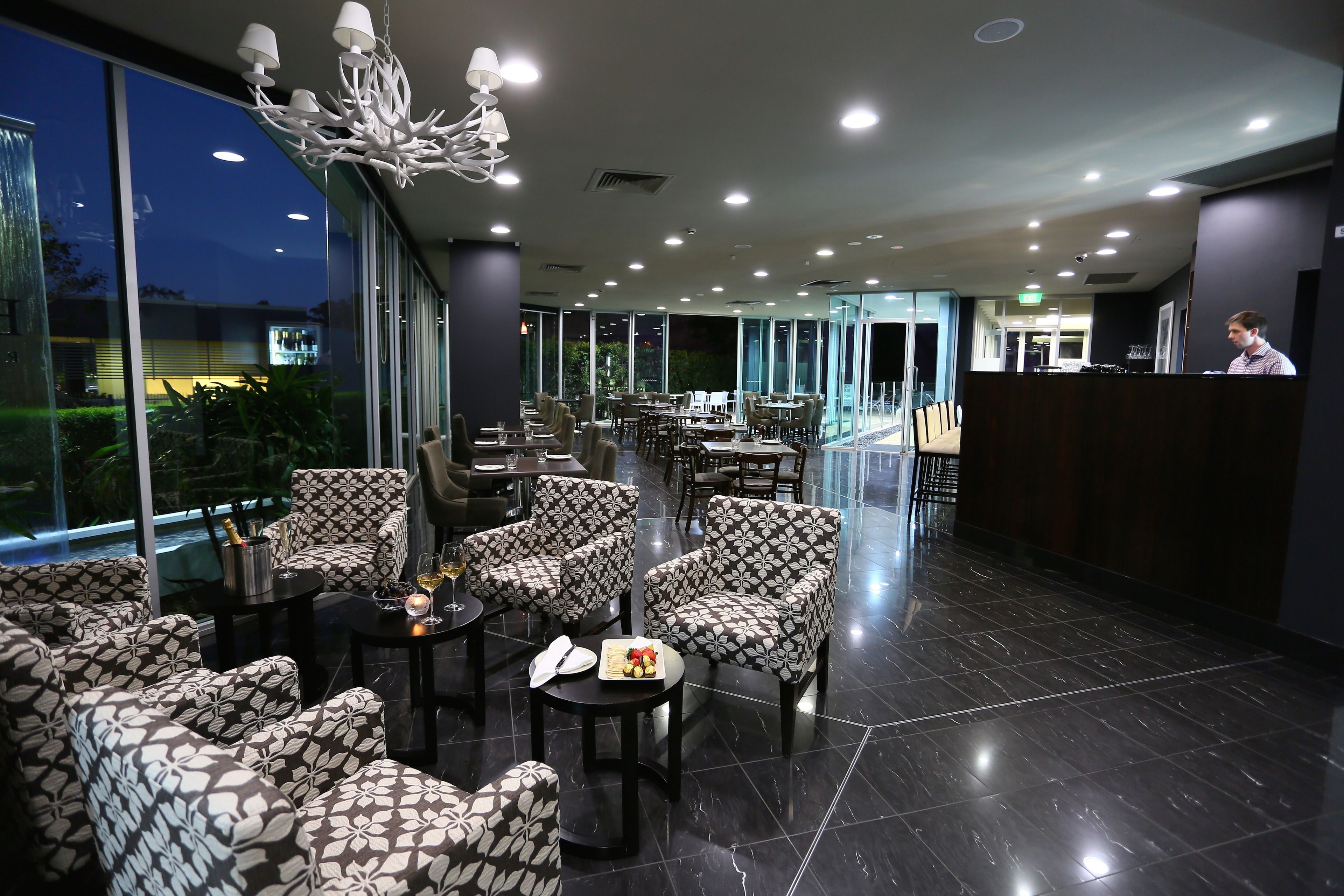 Springfield Lakes Boutique Hotel