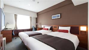 In-room safe, desk, free WiFi