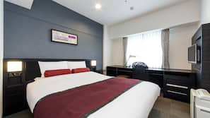 In-room safe, desk, free WiFi