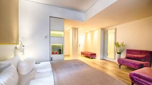 In-room safe, desk, free WiFi, bed sheets