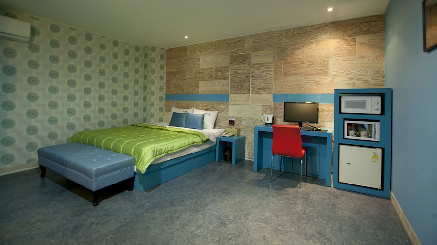 Max Motel