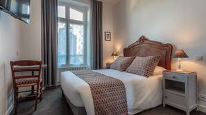 Premium bedding, desk, free cribs/infant beds, free WiFi