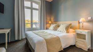 Premium bedding, desk, free cribs/infant beds, free WiFi