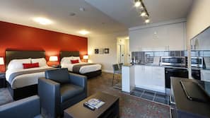 Premium bedding, in-room safe, iron/ironing board, free WiFi