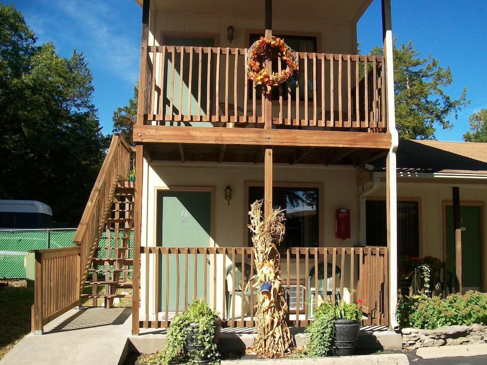 Shady Acre Inn and Suites in Branson West Best Rates & Deals on Orbitz