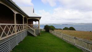 3 bedrooms, individually decorated, individually furnished