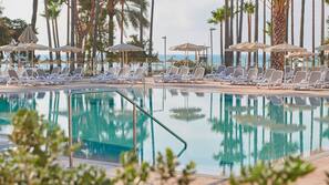 3 outdoor pools