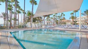 3 outdoor pools