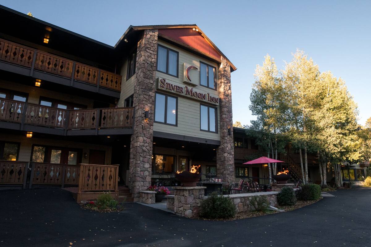 Silver Moon Inn In Estes Park Co Expedia