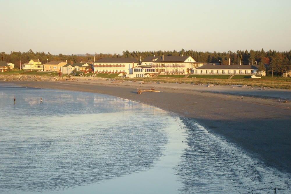Hôtel Motel Belle Plage In Matane Canada Expedia