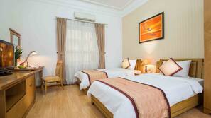 Minibar, in-room safe, desk, blackout curtains