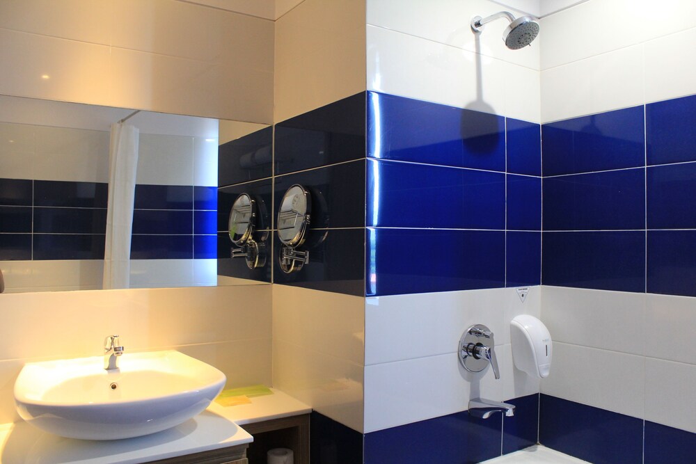 Zoom Hotels - Reviews, Photos & Rates - ebookers.com