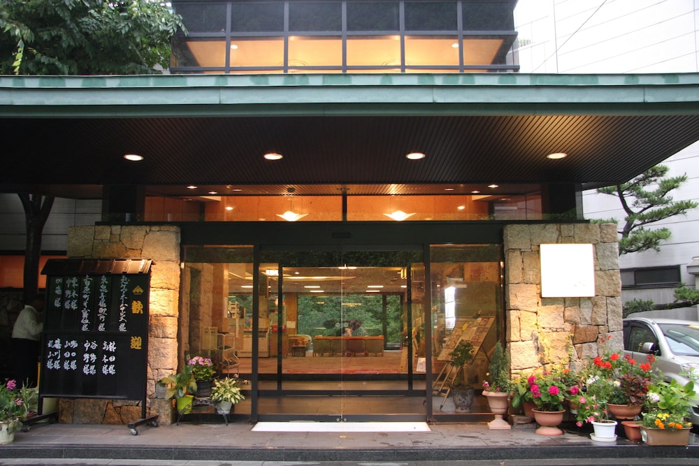 Exterior, Minamitei