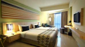Minibar, in-room safe, desk, iron/ironing board