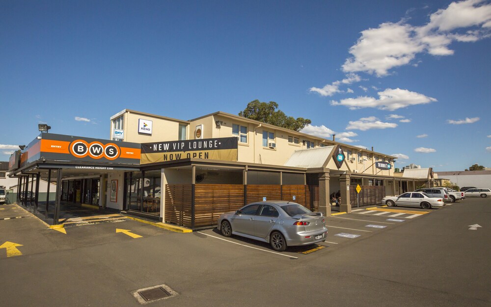 Nightcap At Fairfield In Fairfield Heights Cheap Hotel Deals