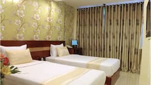 Minibar, in-room safe, desk, free WiFi