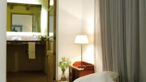 Premium bedding, minibar, in-room safe, desk