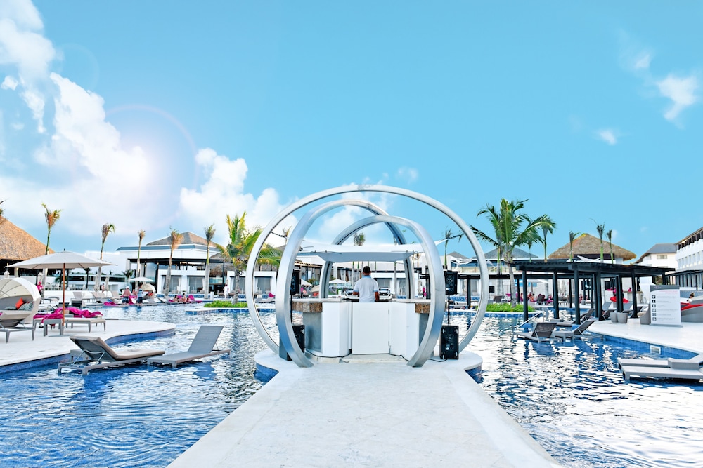 Royalton CHIC Punta Cana Resort & Spa - Adults Only - All ... Royalton CHIC Punta Cana Resort & Spa - Adults Only - All ... on Chic By Royalton All Exclusive Resort - All Inclusive
id=77742
