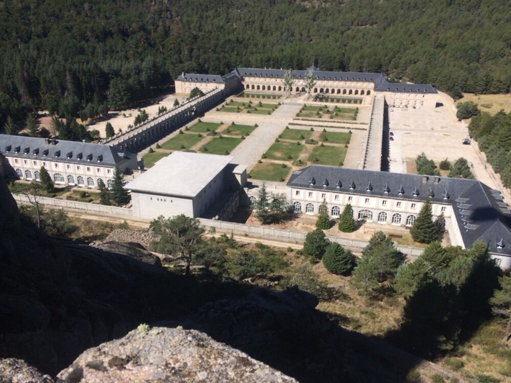 Hospederia Santa Cruz In San Lorenzo De El Escorial Hotel Rates Reviews On Orbitz