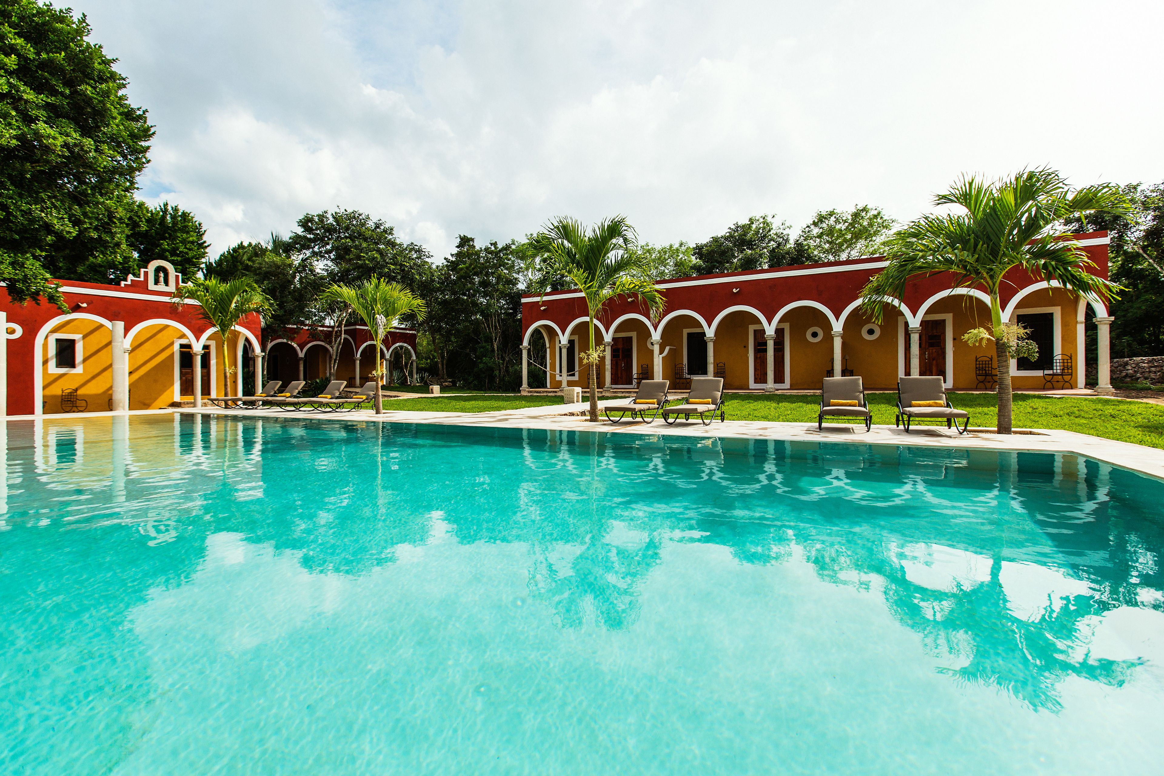 Hotel Hacienda Ticum pool area 
