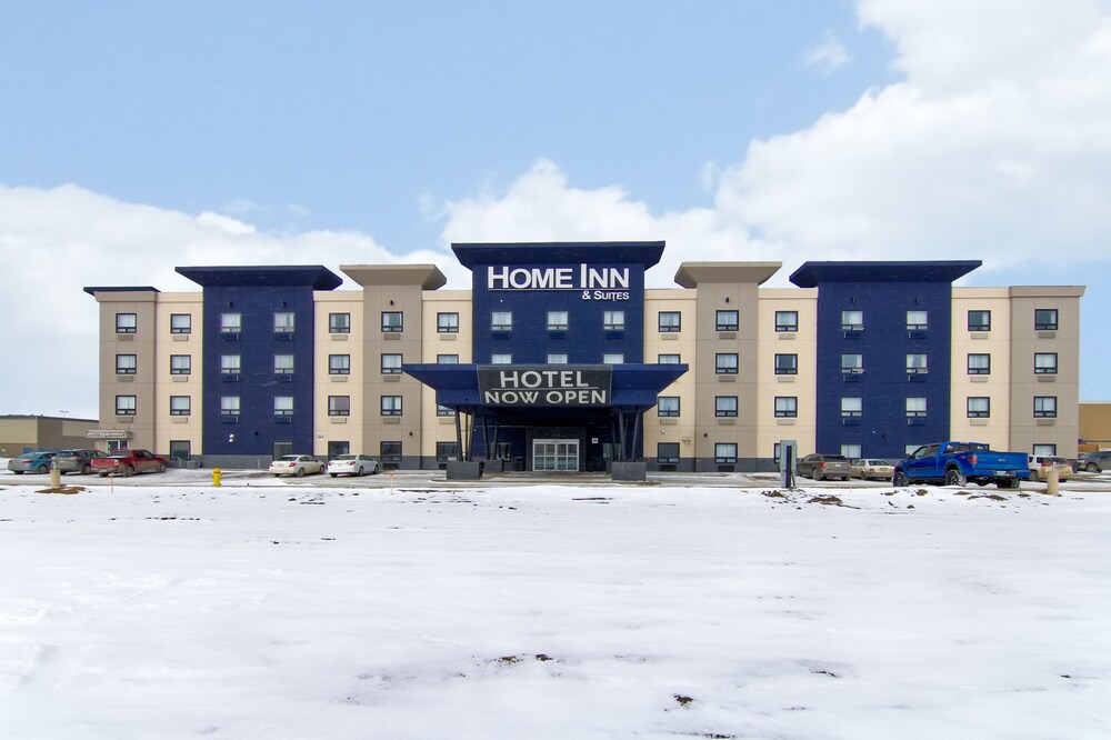 里贾纳机场如家套房酒店 (home inn and suites regina airport)
