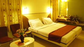 In-room safe, individually decorated, individually furnished, desk