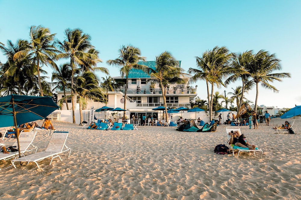 Numero Uno Beach House In San Juan Hotel Rates Reviews On Orbitz Numero Uno Beach House In San Juan