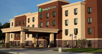 Holiday Inn Express & Suites Omaha South - Ralston Arena, an IHG Hotel