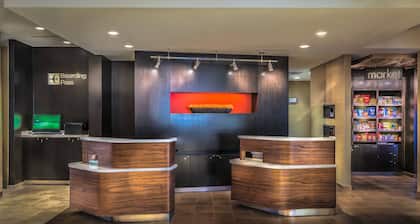 Courtyard by Marriott Charleston Downtown/Civic Center
