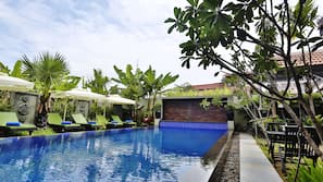 Outdoor pool, pool loungers