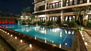 Outdoor pool, pool loungers