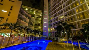 Outdoor pool, pool umbrellas, sun loungers