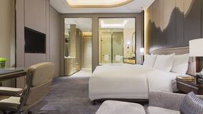 Down duvet, minibar, in-room safe, desk