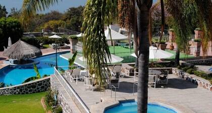 Mama Chuy Hotel & Villas
