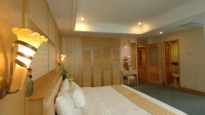 Minibar, desk, soundproofing, iron/ironing board