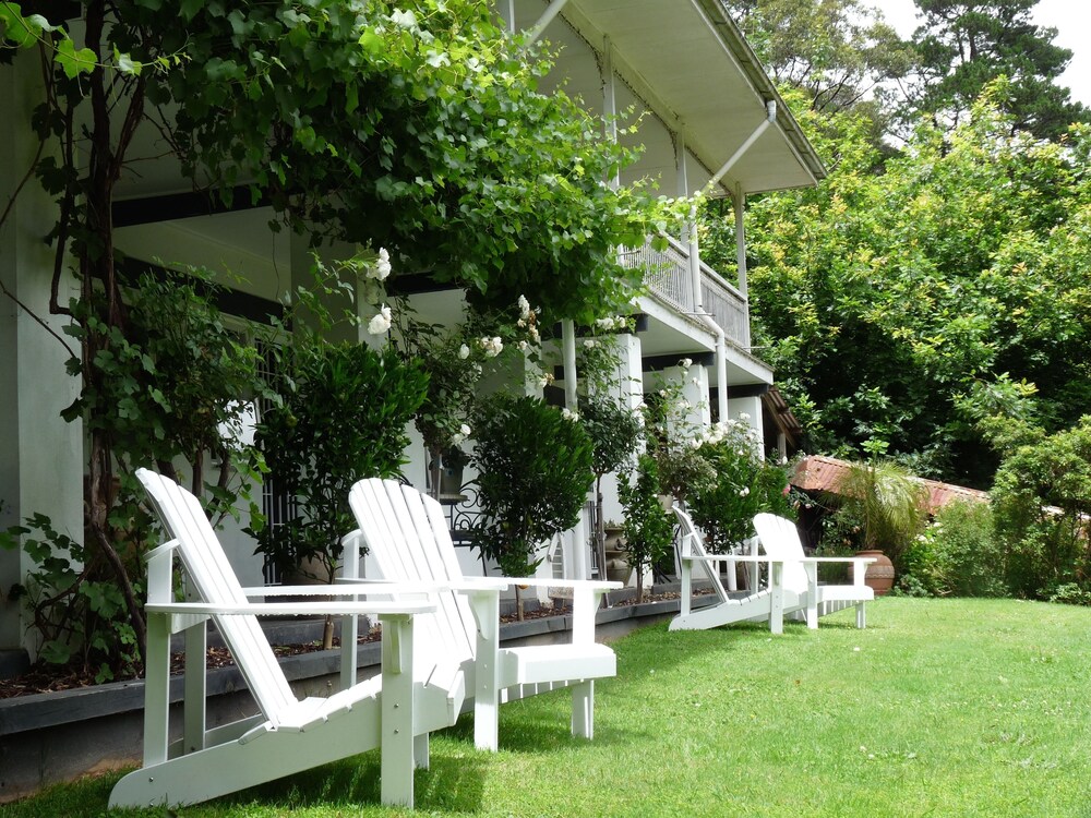 Brentwood B&B Apartments