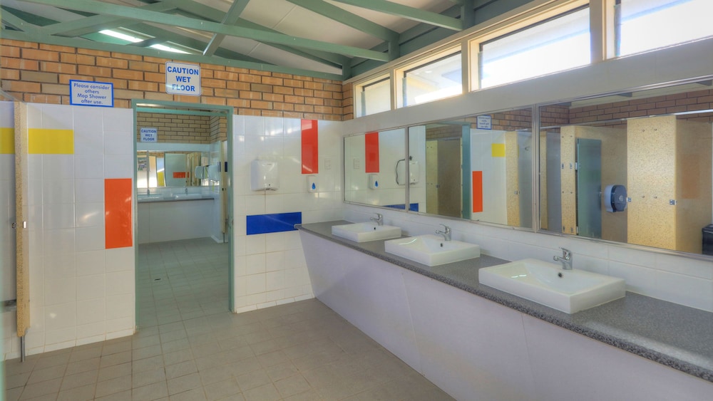 Bathroom sink, Eden Gateway Holiday Park