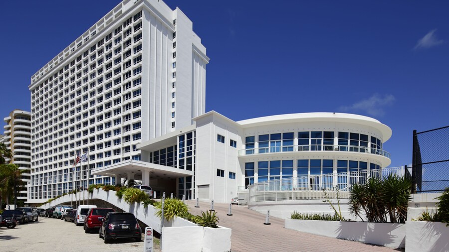 New Point Miami Beach Apartments