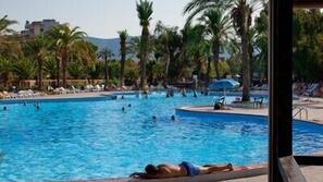 Piscina coperta, piscina all'aperto
