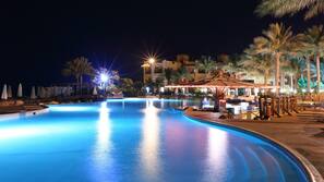 11 outdoor pools, pool umbrellas, sun loungers