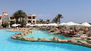 11 outdoor pools, pool umbrellas, sun loungers