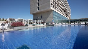 3 outdoor pools, open 9:00 AM to 10 PM, cabanas (surcharge)