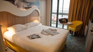 Premium bedding, desk, blackout curtains, soundproofing