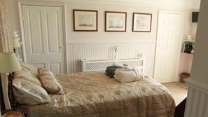 Premium bedding, iron/ironing board, free WiFi