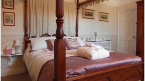 Premium bedding, iron/ironing board, free WiFi