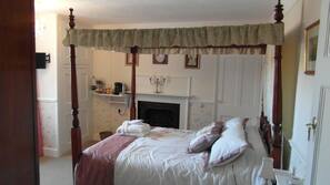 Premium bedding, iron/ironing board, free WiFi
