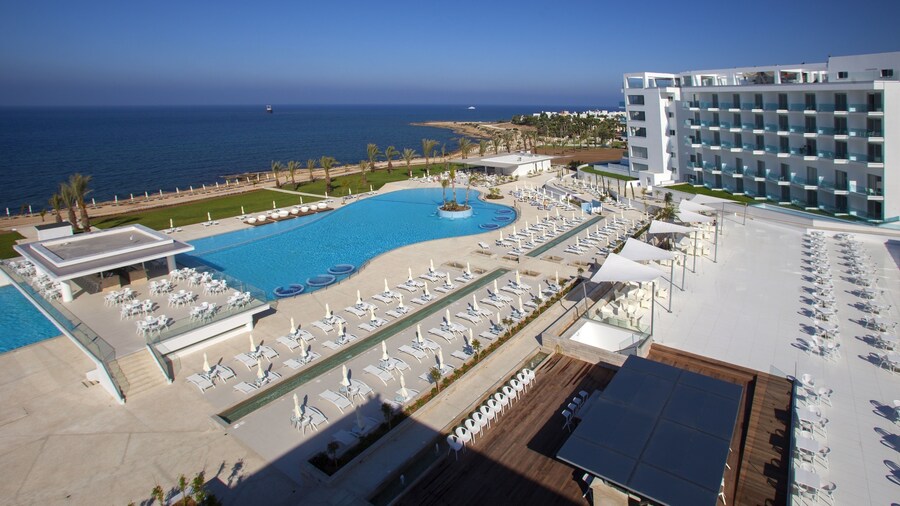 King Evelthon Beach Hotel & Resort