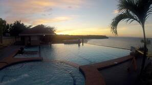 2 outdoor pools