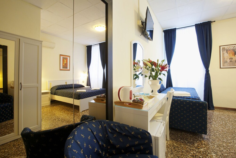 Lyric Hotel Levanto In Levanto Italy Expedia